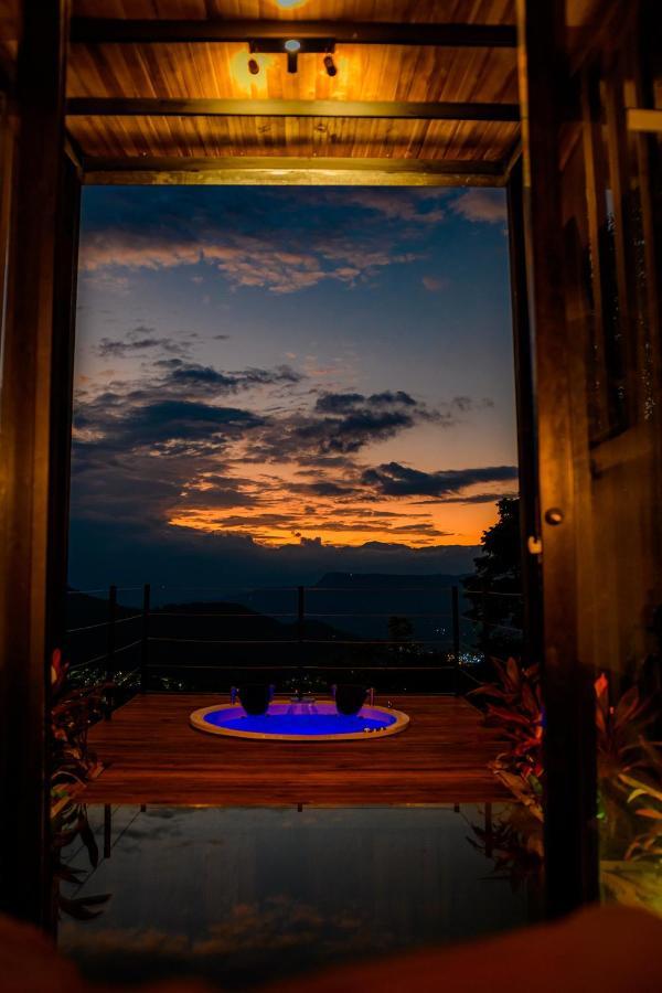 Sunset Palm Lodge サン・ヒル エクステリア 写真