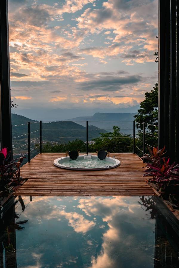 Sunset Palm Lodge サン・ヒル エクステリア 写真