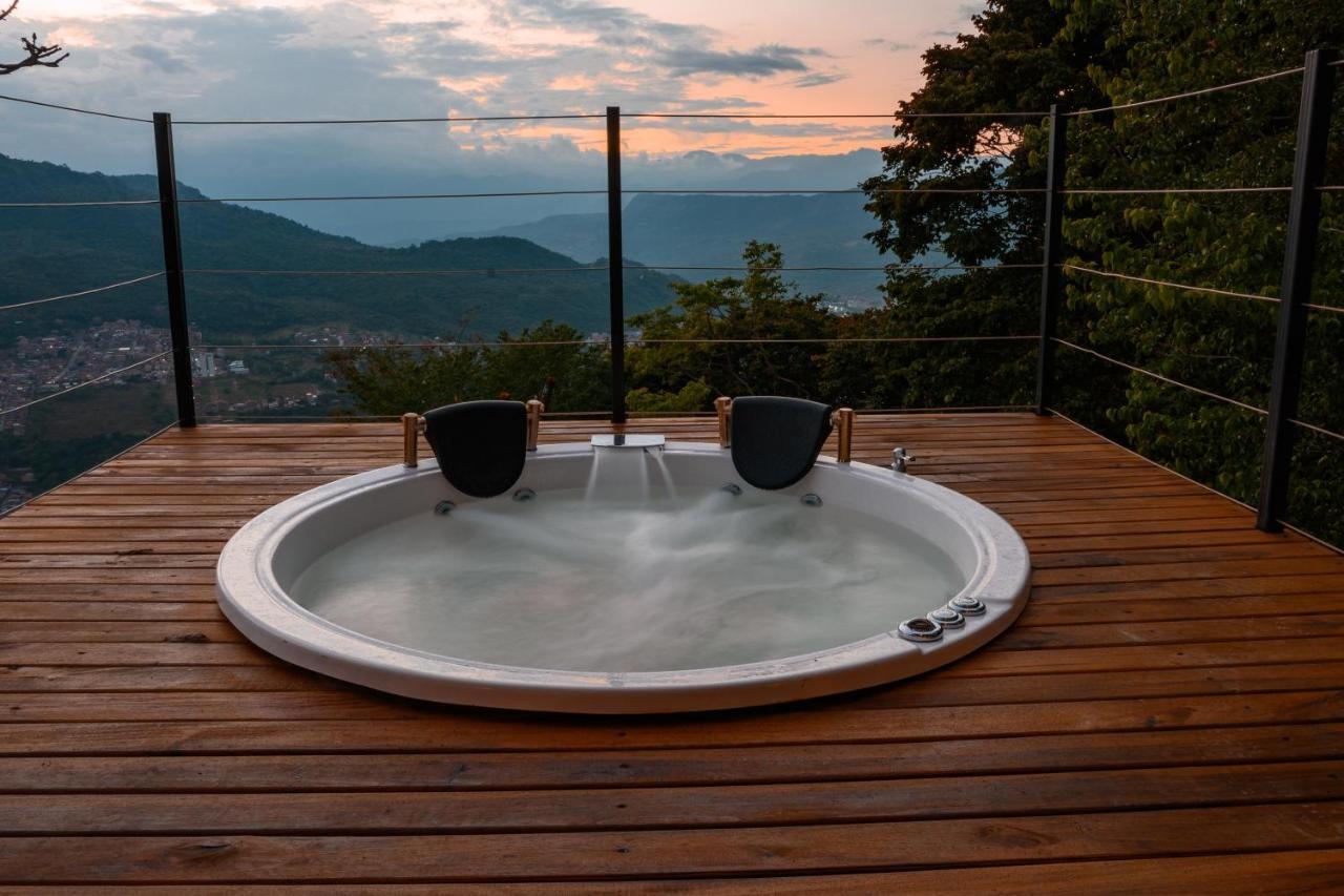 Sunset Palm Lodge サン・ヒル エクステリア 写真