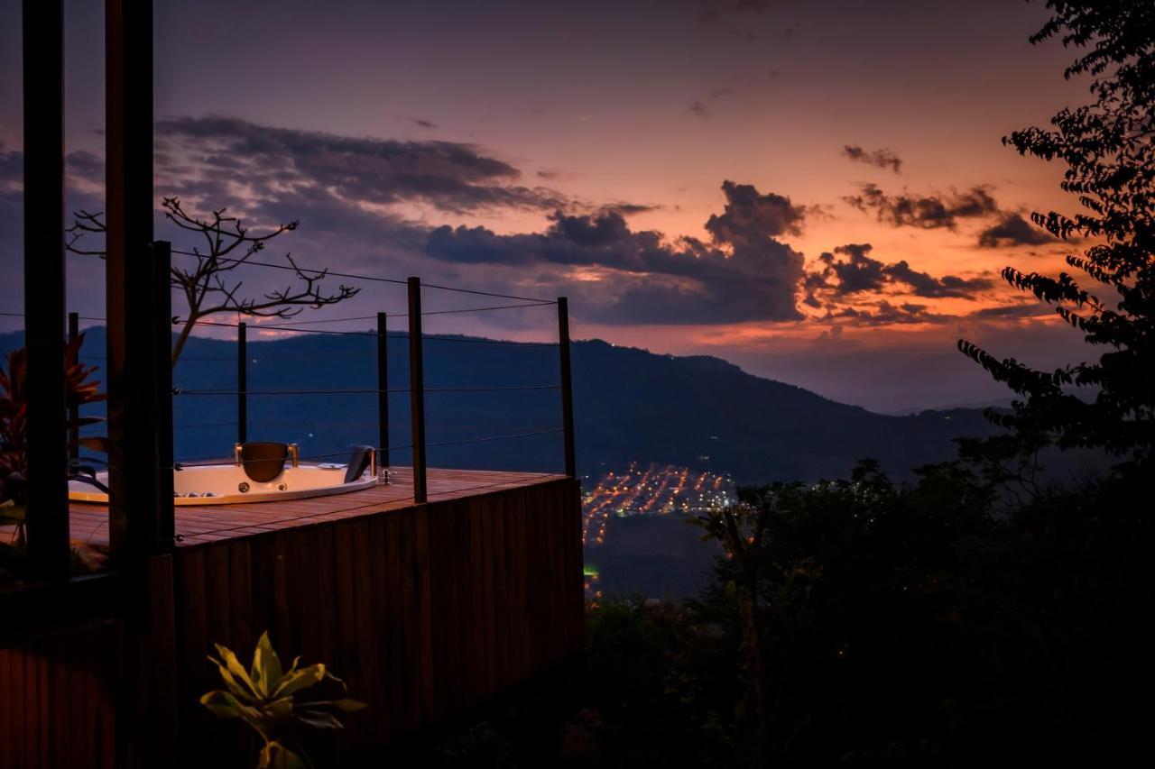 Sunset Palm Lodge サン・ヒル エクステリア 写真